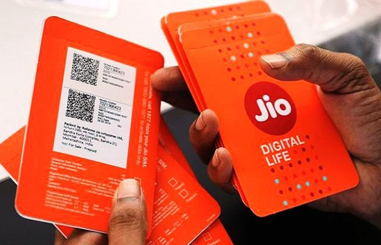 Jio का ग्राहकों का जोर झटका, रिचार्ज के बढ़ाए दाम, दो सस्ते प्लान किये खत्म  