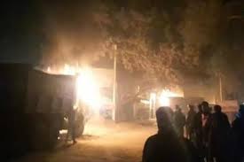 कानपुर: भयानक एक्सीडेंट में महिला की मौत लोगों ने फूंके डंपर, पुलिस चौकी में तोड़फोड़ कर लगाई आग
