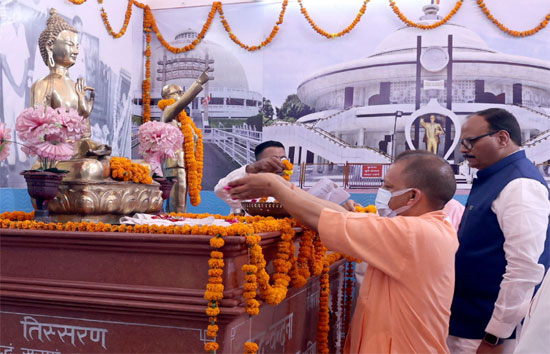 बाबा साहब भीमराव आंबेडकर न केवल भारत बल्कि दुनिया के सभी शोषितों और वंचितों की आवाज थे : सीएम योगी 