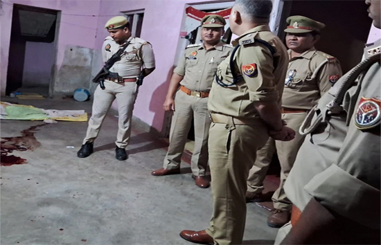 यूपी : पति ने पत्नी और बेटी की सिलबट्टे से कूचकर की हत्या, पुलिस ने आरोपी को किया गिरफ्तार 