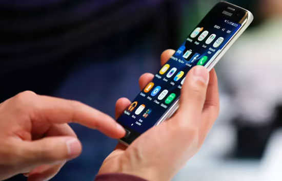 भारत में मोबाइल इंटरनेट इस्तेमाल करना हो सकता है महंगा, सरकार लगा सकती है नया टैक्स