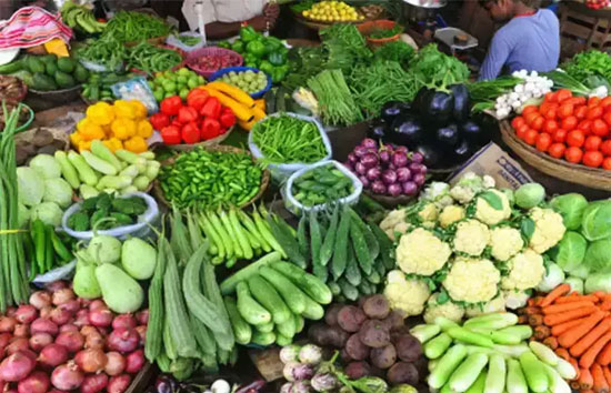 सब्जियों के दाम में लगी आग, टमाटर भी किचन से हुआ गायब 