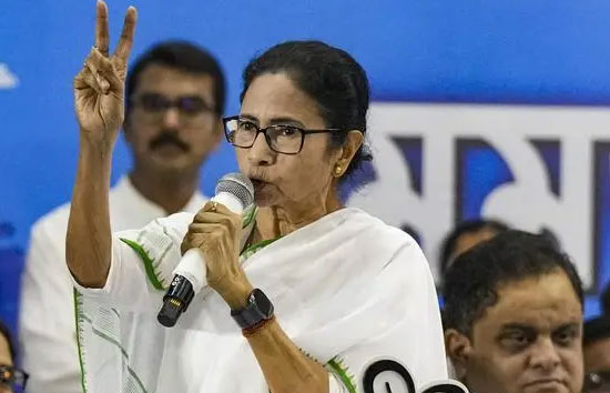 बंगाल विधानसभा चुनाव : ममता का कॉन्फिडेंस जीत रहे 200 से ज्यादा सीटें, कार्यकर्ताओं से बोलीं- डटें रहें चाहें रात 2 ही क्‍यों न बज जाए   