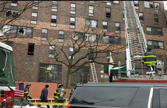 अपार्टमेंट में आग लगने से 9 बच्चों सहित 19 लोगों की मौत