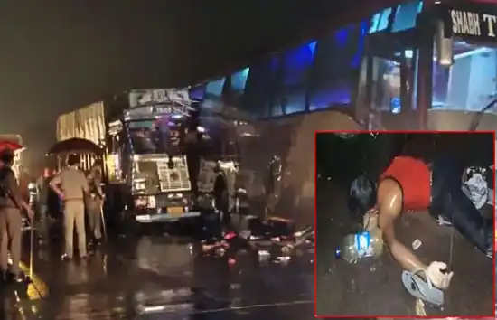 यूपी : बाराबंकी में खड़ी बस में ट्रक ने मारी टक्कर, 18 की मौत, 25 घायल