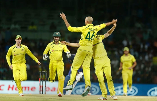 Indi vs Aus : तीसरे वनडे में भी ऑस्ट्रेलिया का दबदबा, सीरीज हार के साथ भारत नंबर-1 की रैंकिंग से भी फिसली 
