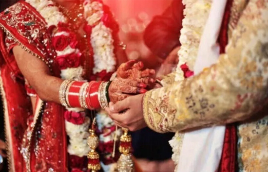 युवती के साथ किया धोखा, सरकारी नौकरी बताकर कराइ शादी, पति निकला प्राइवेट गाड़ी का ड्राइवर, 7 पर FIR 