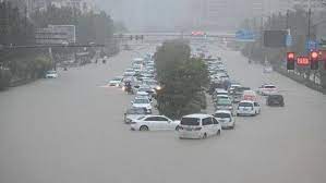 1000 सालों में पहली बार चीन में भयानक बारिश, तबाही के वीडियो वायरल