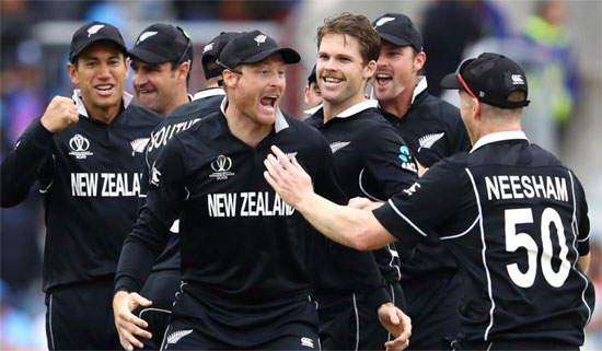 न्यूजीलैंड ने भारत को 18 रनो से हराया, वर्ल्ड कप से बहार 