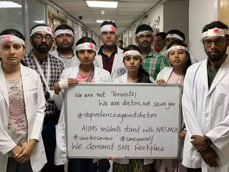 पश्चिम बंगाल, महाराष्ट्र से दिल्ली तक डॉक्टरों की हड़ताल