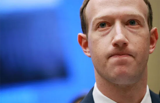 मार्क जुकरबर्ग की आलोचना करने वाले इंजीनियर को Facebook नौकरी से निकाला