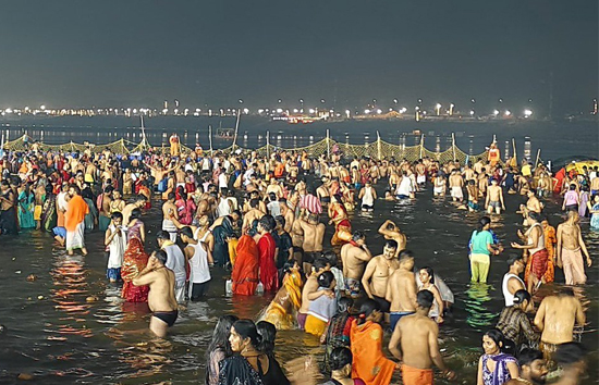 प्रयागराज में माघी पूर्णिमा पर 73 लाख से ज्यादा श्रद्धालुओं ने लगाई डुबकी, सीएम योगी वॉर रूम से खुद बनाए हैं नजर 