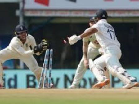 India vs England Live Score 2nd Test Day 3: भारत को लगा छठा झटका, टिकें हैं कोहली 