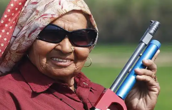 शूटर दादी’ के नाम से मशहूर Chandro Tomar का 89 साल की उम्र में निधन, बीते दिन पहले हुई थी कोरोना संक्रमित