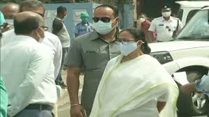 बंगाल: ममता बनर्जी के मंत्री पर बम से हमला, वीडियो में हुआ खुलासा