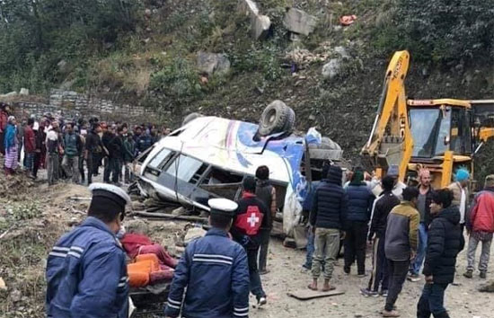 नेपाल में बस दुर्घटनाग्रस्त, 14 की मौत, 18 घायल 