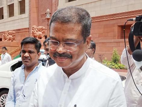  इस्तीफे के बाद पहली बार बोले प्रधान प्रधान, कहा- 'मैं स्ट्रीट फाइटर हूं'