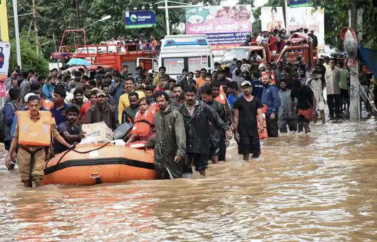 केरल में आफत की बारिश, 11 लोगों की मौत, 12 लोग लापता, इन जिलों रेड अलर्ट