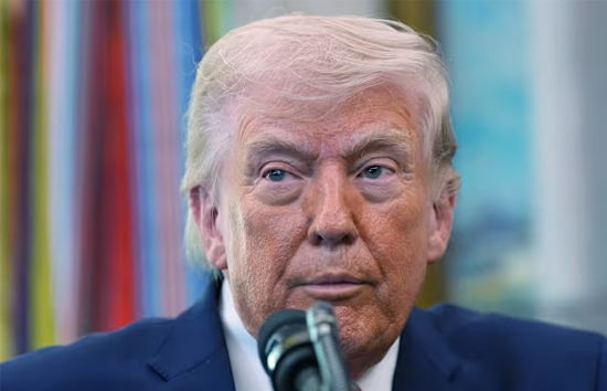 डोनाल्ड ट्रंप का बड़ा फैसला, ईरान को हथियार देने वाले देशों पर लगेगा 50% टैरिफ डोनाल्ड ट्रंप का बड़ा फैसला, ईरान को हथियार देने वाले देशों पर लगेगा 50% टैरिफ