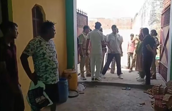 मेरठ में अवैध पटाखा फैक्ट्री में धमाका: 100 किलो बारूद बरामद, एक हिरासत में, फैक्ट्री सील  