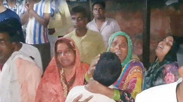 हाथरस में मैजिक और रोडवेज बस में टक्कर, 15 की मौत, तेरहवीं से लौट रहे थे लोग 