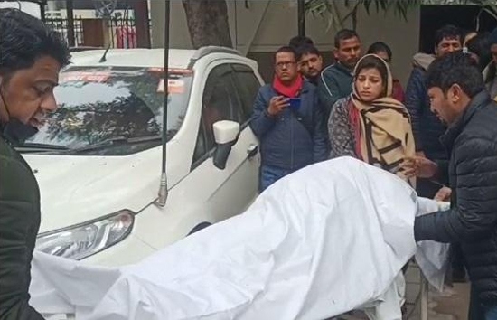 लखनऊ : बिल्डिंग गिरने के बाद मलबे में दबने से सपा के राष्ट्रीय प्रवक्ता की मां की मौत, अब तक 15 लोगों को निकाला गया 