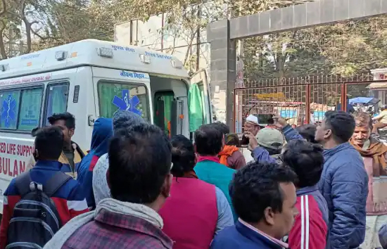 बिहार : जहरीली शराब से अब तक 33 लोगों की मौत, थाना प्रभारी पर गिरी गाज, 86 लोग गिरफ्तार 