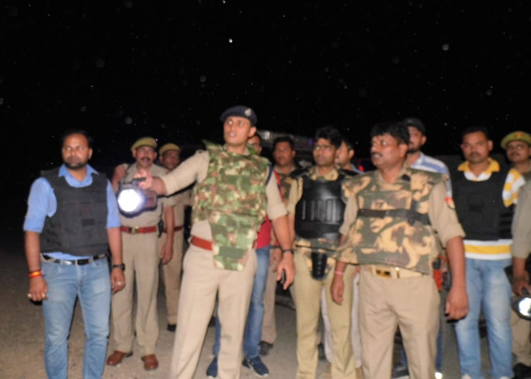 इटावा : मुठभेड़ में यूपी, एमपी और राजस्थान की इनामी बदमाश गिरफ्तार