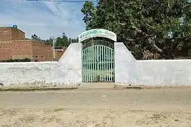 शाहजहांपुर: कोरोना कर्फ्यू की आड़ में भू-माफियाओं की करतूत, कब्रिस्तान पर किया कब्जा