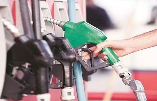 Petrol-Diesel Price Today : महाराष्ट्र में पेट्रोल-डीजल के बढ़े दाम, इन राज्यों में भी बदल गई कीमतें 