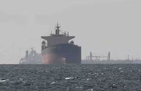 ट्रंप के बयान के बाद ईरान ने फिर बंद किया स्ट्रेट ऑफ होर्मुज, बढ़ा तनाव