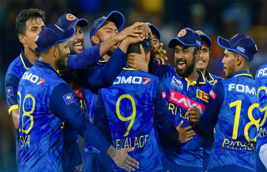 SL vs IND : तीसरे वनडे में भारत की हार, श्रीलंका का सीरीज पर 2-0 कब्जा 