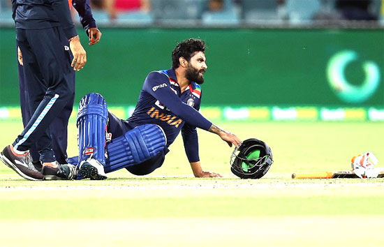 ऑस्ट्रेलिया के खिलाफ टी-20 श्रृंखला से बाहर हुए रवींद्र जडेजा, शार्दुल ठाकुर को मिली टीम में जगह 