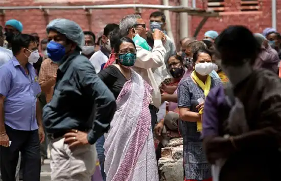 COVID-19 : भारत में पिछले 24 घंटे में 60,471 नए केस , 2,726 लोगों की मौत 