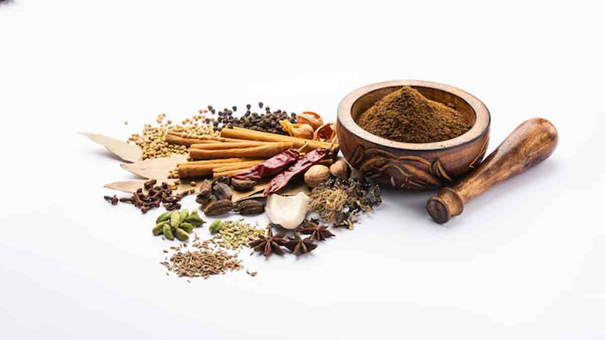 रोज सुबह पिएं इन 3 मसालों का पानी होगा बड़ा आराम 