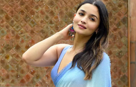 काम के लिए क्या आप पाकिस्तान जाएंगी ? आलिया भट्ट का आया जवाब काम के लिए क्या आप पाकिस्तान जाएंगी ? आलिया भट्ट का आया जवाब