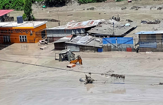 नेपाल में कुदरत का कहर: जलप्रलय में तबाही के मुहाने पर इंफ्रास्ट्रक्चर