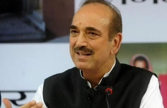 कांग्रेस से अलग हुए गुलाम नबी आजाद, सोनिया गांधी को भेजा 5 पन्नों का इस्तीफा, दुखी मन से कही ये बात 