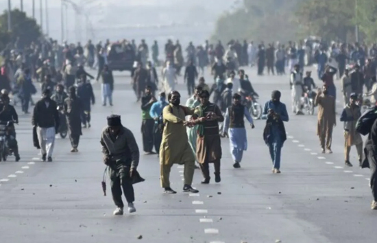 पाकिस्तान में शिया-सुन्नी मुस्लिम के बीच संघर्ष में अब तक 100 से ज्यादा मौतें, अभी हिंसा जारी 