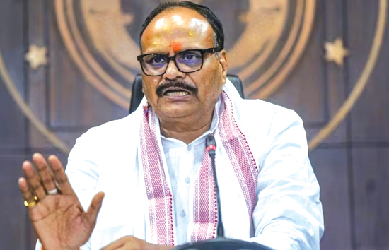 UP पुलिस भर्ती परीक्षा में 'पंडित' शब्द को लेकर बवाल, डिप्टी CM बृजेश पाठक बिफरे, उठाई आवाज  