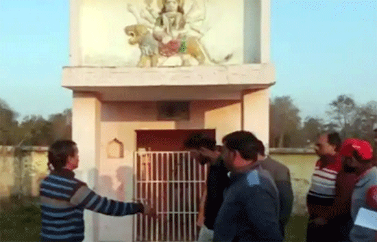 रायबरेली : मंदिर में गाय का कटा सिर मिलने से हड़कंप, भारी संख्या में पुलिसबल तैनात