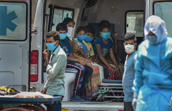 coronavirus in india : भारत में कोरोना के मामलों में लगातार गिरावट जारी, 24 घंटे में  5,379 नए केस