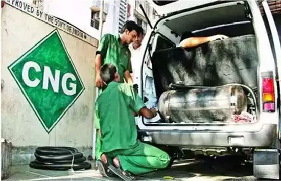 CNG और PNG की कीमतों में गिरावट, रसोई व गाड़ी चलाने का खर्च होगा कम, जानें नए रेट