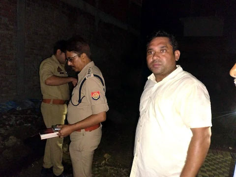 अमेठी में घर में घुसकर टीचर, पत्नी और दो बच्चों की गोली मारकर हत्या  