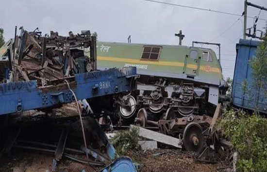 पश्चिम बंगाल : बांकुड़ा में दो मालगाड़ी की टक्कर, कई ट्रेनें कैंसिल, सफर करने से पहले देखें ये लिस्ट 