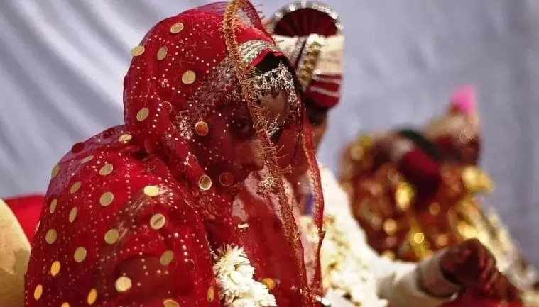 धोखे से इस महिला ने नाबालिग लड़के से रचाई शादी, सुहागरात के बाद हो गई विधवा !