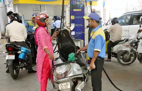 Today Petrol-Diesel Price : कच्चा तेल 96 डॉलर प्रति बैरल के करीब, जाने आज का ताजा रेट 