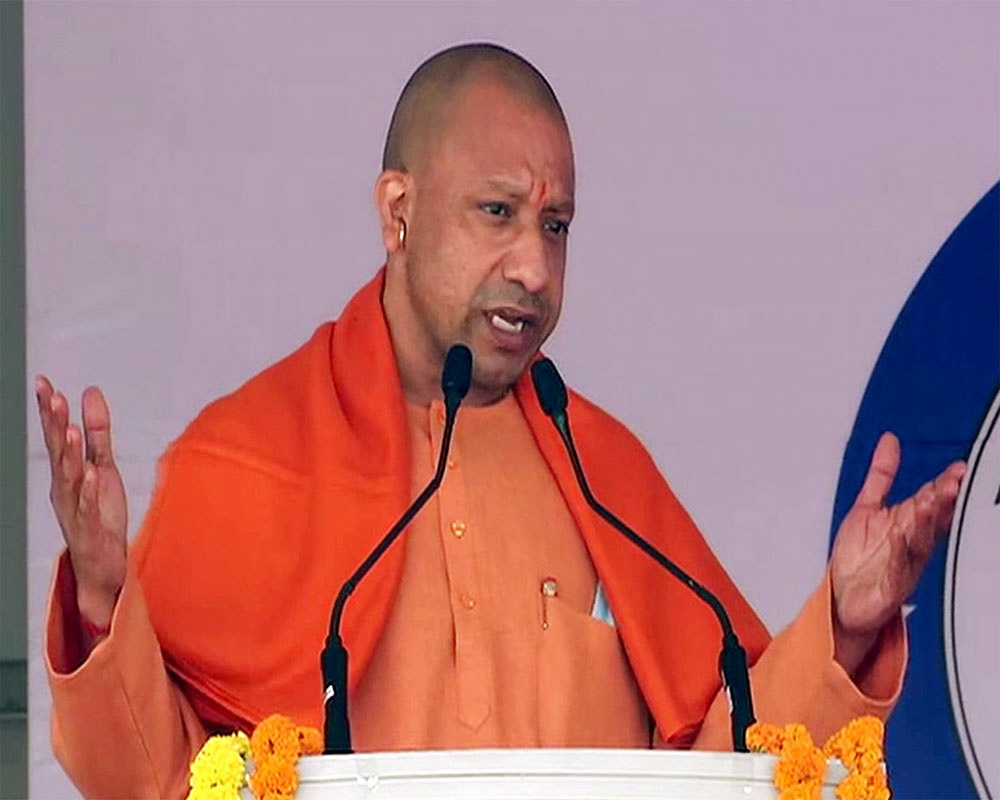 भारत को कमजोर करने की साजिशों से रहना होगा सतर्क' : CM योगी