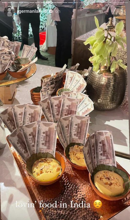 आप भी सुन के हो जायेंगे हैरान जी हां, अंबानी परिवार की पार्टी में मेहमानों को 500 रुपये के नोटों के साथ परोसी गई स्वीट डिश 
