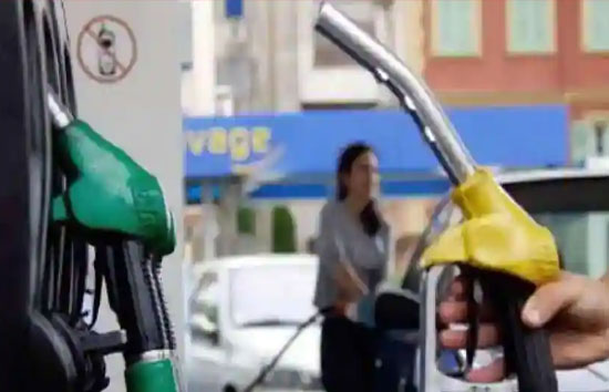 Petrol Diesel Prices Today : इस राज्य में पेट्रोल 1 रुपये हुआ सस्ता, इन राज्यों में में गिरे दाम 